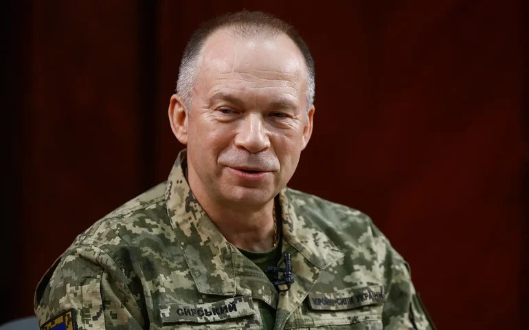 Kiev diz que primeiros instrutores militares franceses viajarão para a Ucrânia 'em breve'