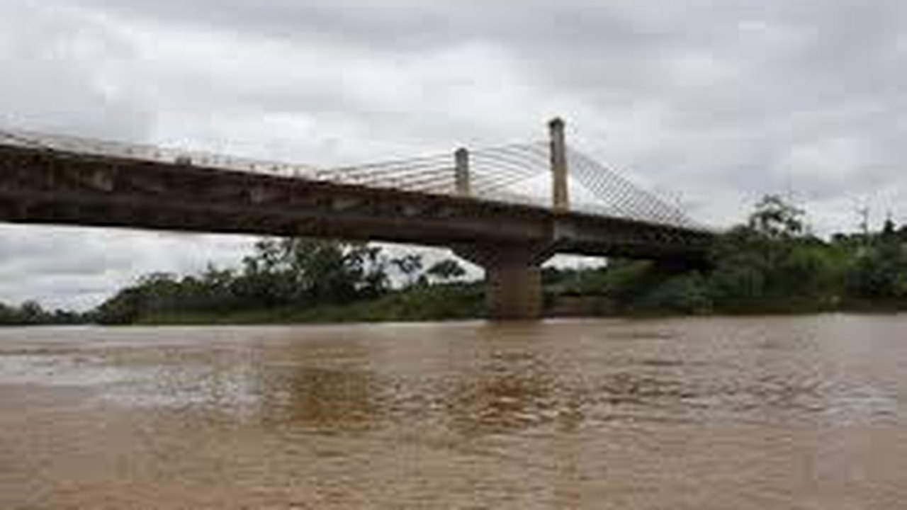 Rio Acre volta a subir e ameaça capital do estado com enchente