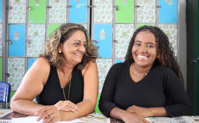 Educação muda vida de ex-aluna com projeto realizado na Escola Municipal Antídio Vieira