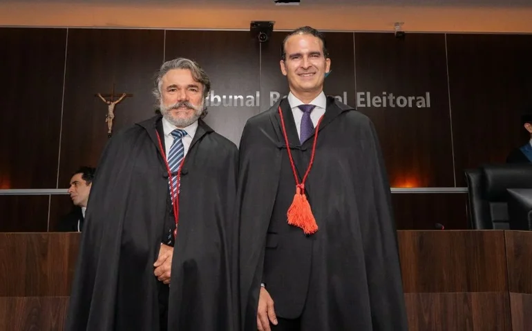 Juízes federais tomam posse como desembargadores eleitorais do TRE