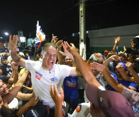 Mais de 5 mil pessoas fazem festa para receber Renan Filho em Olho d’Água das Flores