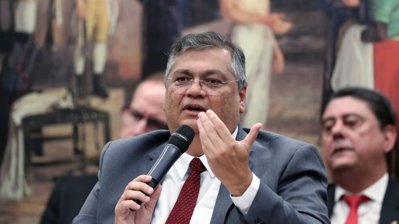 Comissão convoca ministro da Justiça para falar sobre invasões de terras