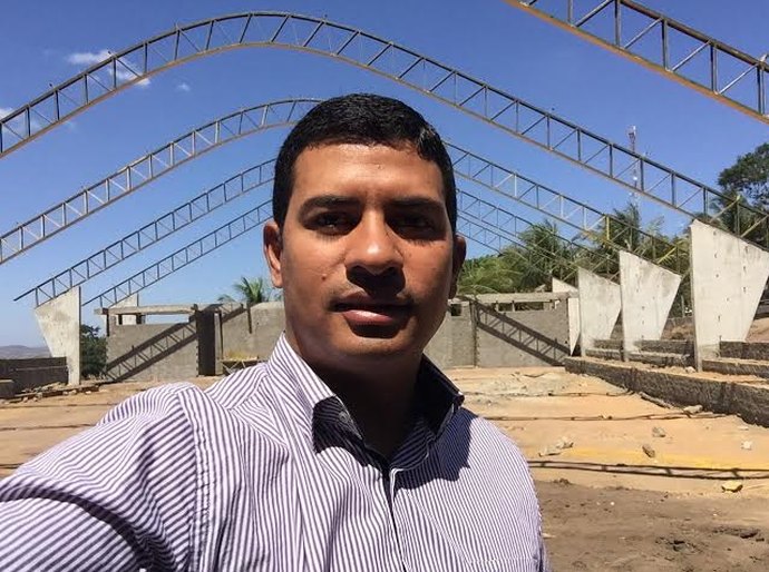 Veridiano Almir visita obras do novo ginásio de Feira Grande