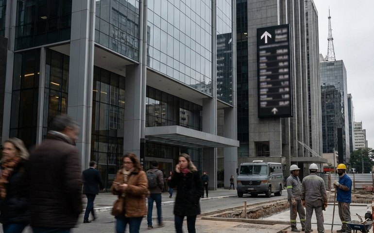 Prévia do PIB indica queda de 0,2% na atividade econômica em outubro, aponta Banco Central