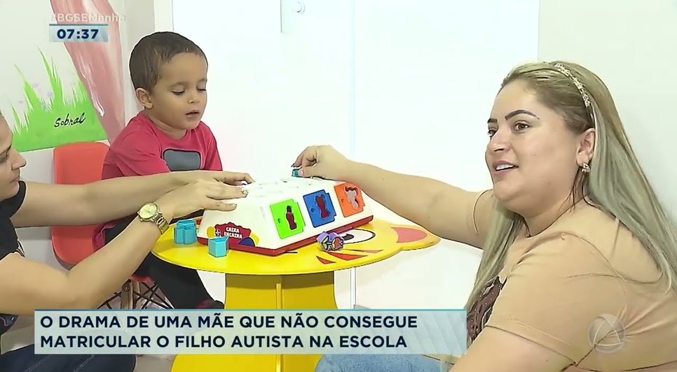 Mãe de criança com autismo denuncia dificuldade em matricular filho em escola.jpg