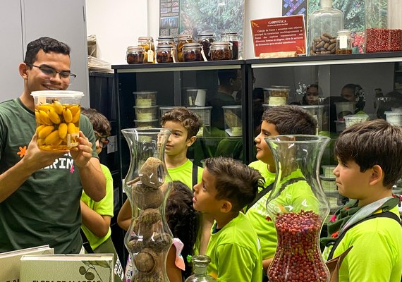 Botânicos Mirins exploram a sede do IMA no primeiro dia de atividades da terceira edição do projeto