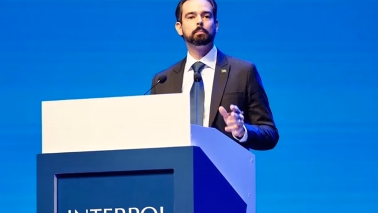 Delegado da PF é eleito novo chefe da Interpol, o primeiro em um século