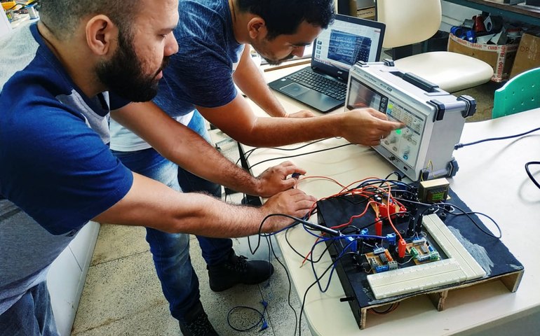 Alunos de Sistemas Elétricos do Ifal Palmeira têm trabalho aprovado em Congresso Internacional na França