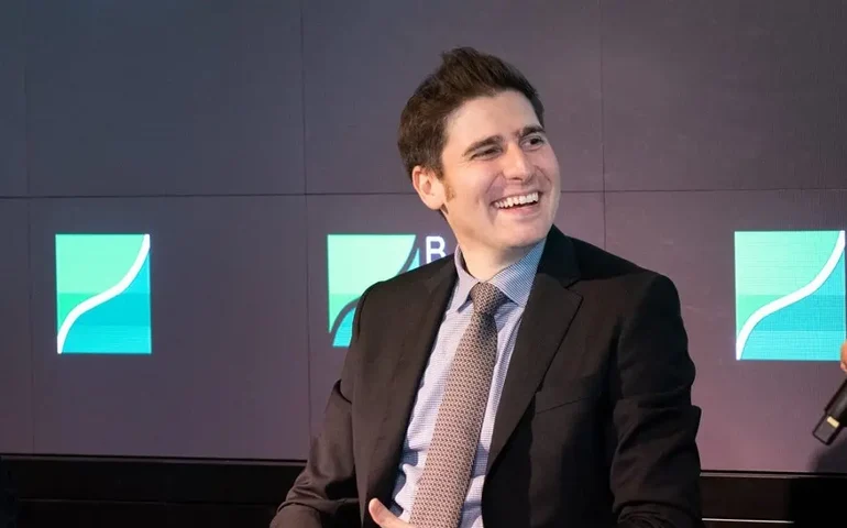 ‘Corrida’ dos bilionários: gráfico animado mostra sobe e desce no ranking da Forbes do Brasil