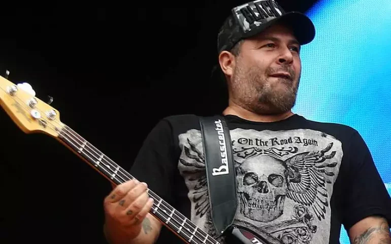 Mingau, do Ultraje a Rigor, segue internado em São Paulo