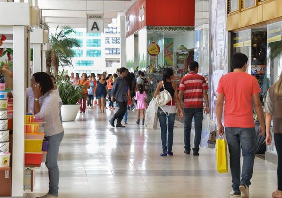 Dia dos namorados: pesquisa mostra como tributos encarecem presentes