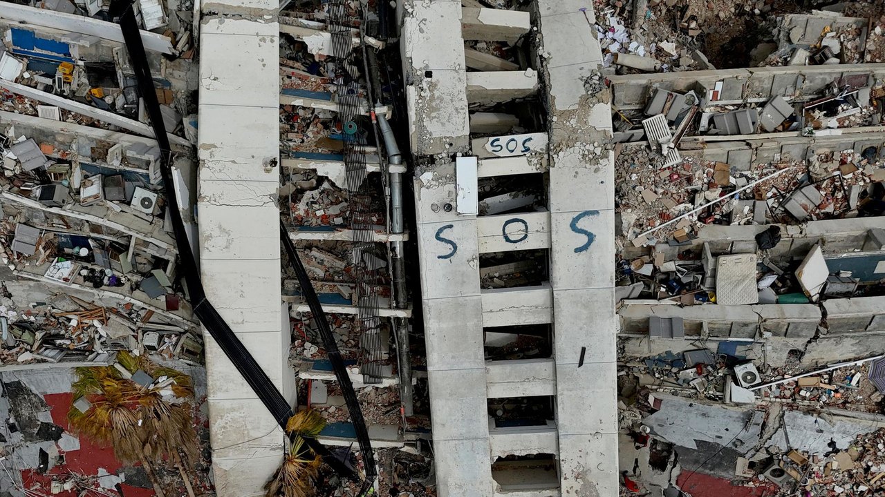 Número de mortos na Venezuela sobe para 2.645 após terremotos