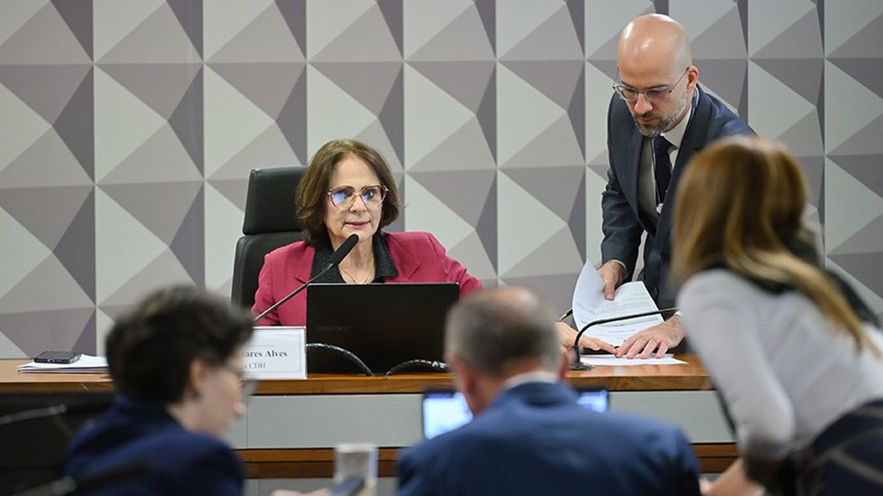 Avança obrigatoriedade de livros sobre igualdade de gênero em escolas públicas