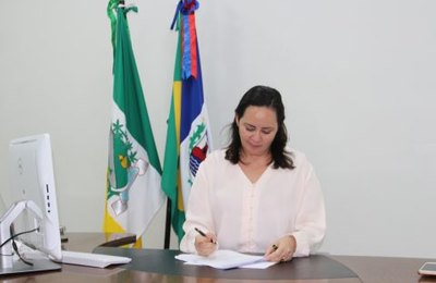 Fabiana Pessoa nomeia os três primeiros secretários da sua equipe de governo