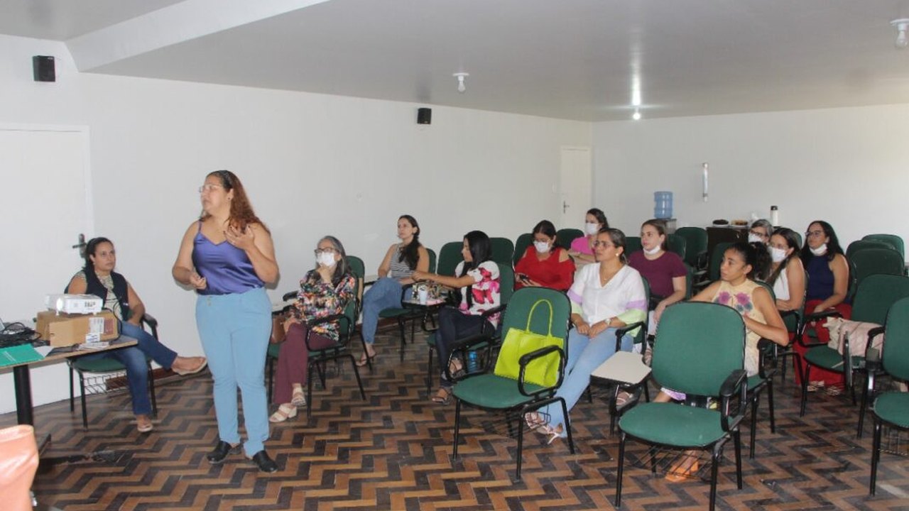 Enfermeiras da Secretaria de Saúde de Penedo participam de capacitação sobre tuberculose