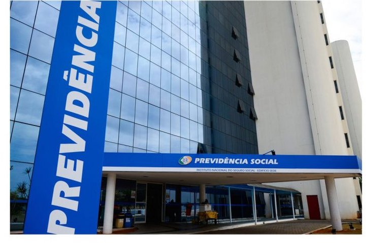 Nova lei proíbe descontos associativos em benefícios do INSS