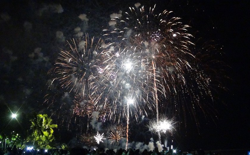 Aprovado projeto que proíbe venda de fogos de artifício que produzam barulho