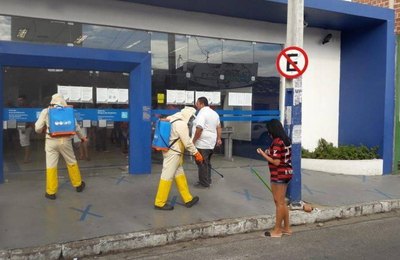 Prefeitura de Arapiraca realiza desinfecção de agências bancárias do Município