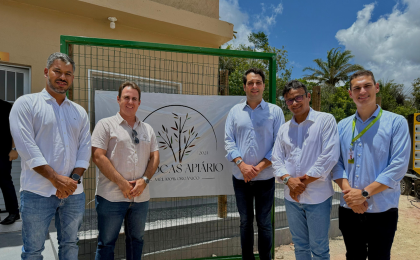 Agricultura do Passo de Camaragibe entrega selo do Serviço de Inspeção Municipal (SIM) executado pelo COZAM ao Tabocas Apiário