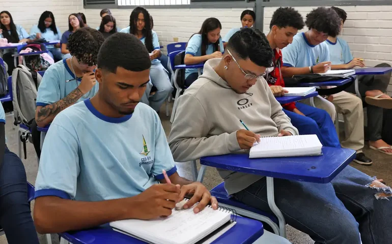 Pé-de-Meia: nascidos em maio e junho recebem hoje parcela de R$ 200