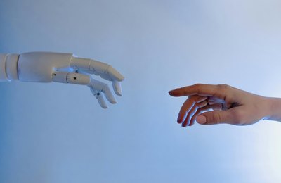 Seu currículo fala inglês? Veja 4 passos para ser aprovado por máquinas e recrutadores