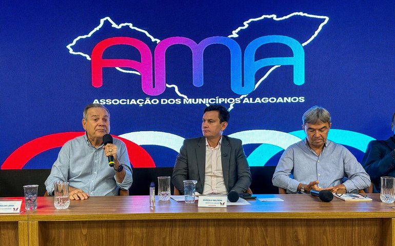 Vice-governador é homenageado em lançamento do livro 'Uma História de União e Resistência Municipalista'