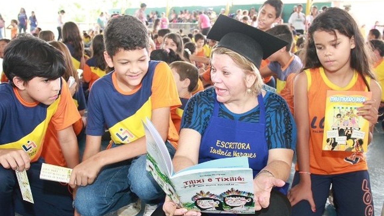Festival do livro infantojuvenil atrai estudantes de Palmeira dos Índios