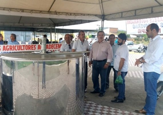 Tanque de resfriamento de leite beneficia produtores assentados em Cajueiro