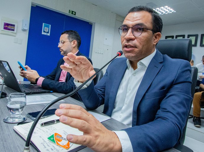'Não há plano para privatizar a Casal', diz secretário Vitor Pereira