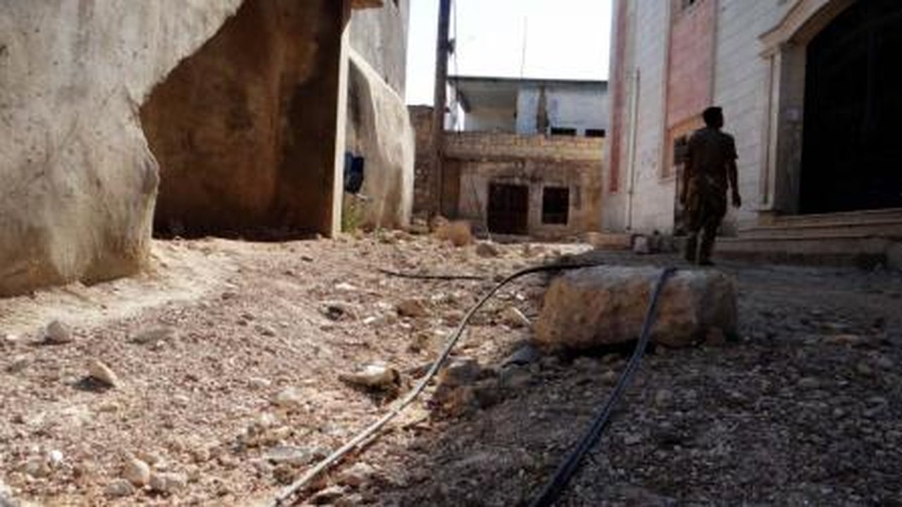 Iraque: 17 militares e 40 jihadistas mortos em ataques do Estado Islâmico