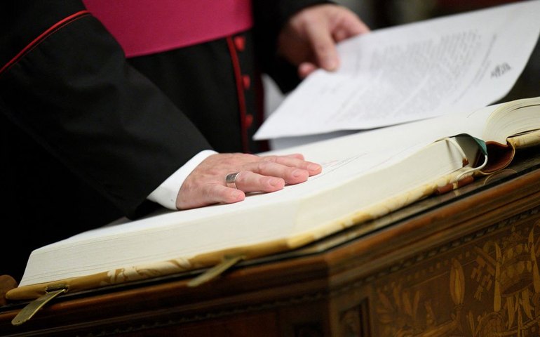 Cardeais entram em reclusão antes do conclave para eleger novo papa
