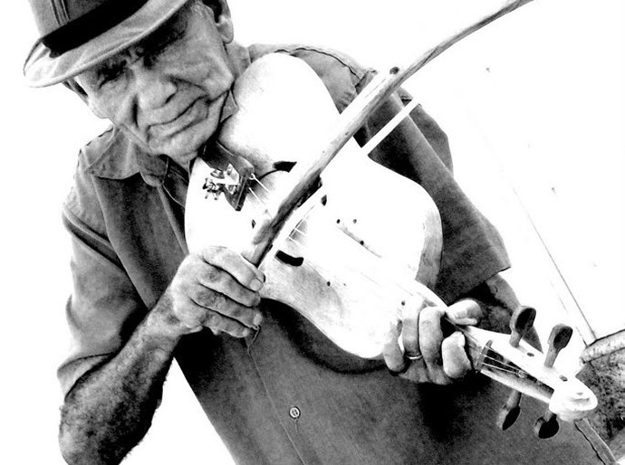 Nelson da Rabeca é o homenageado na abertura das exibições de curtas-metragens do Cine Manguaba, nesta quarta-feira