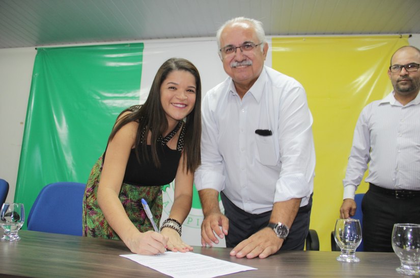 Rogério dá posse aos novos servidores da Prefeitura de Arapiraca