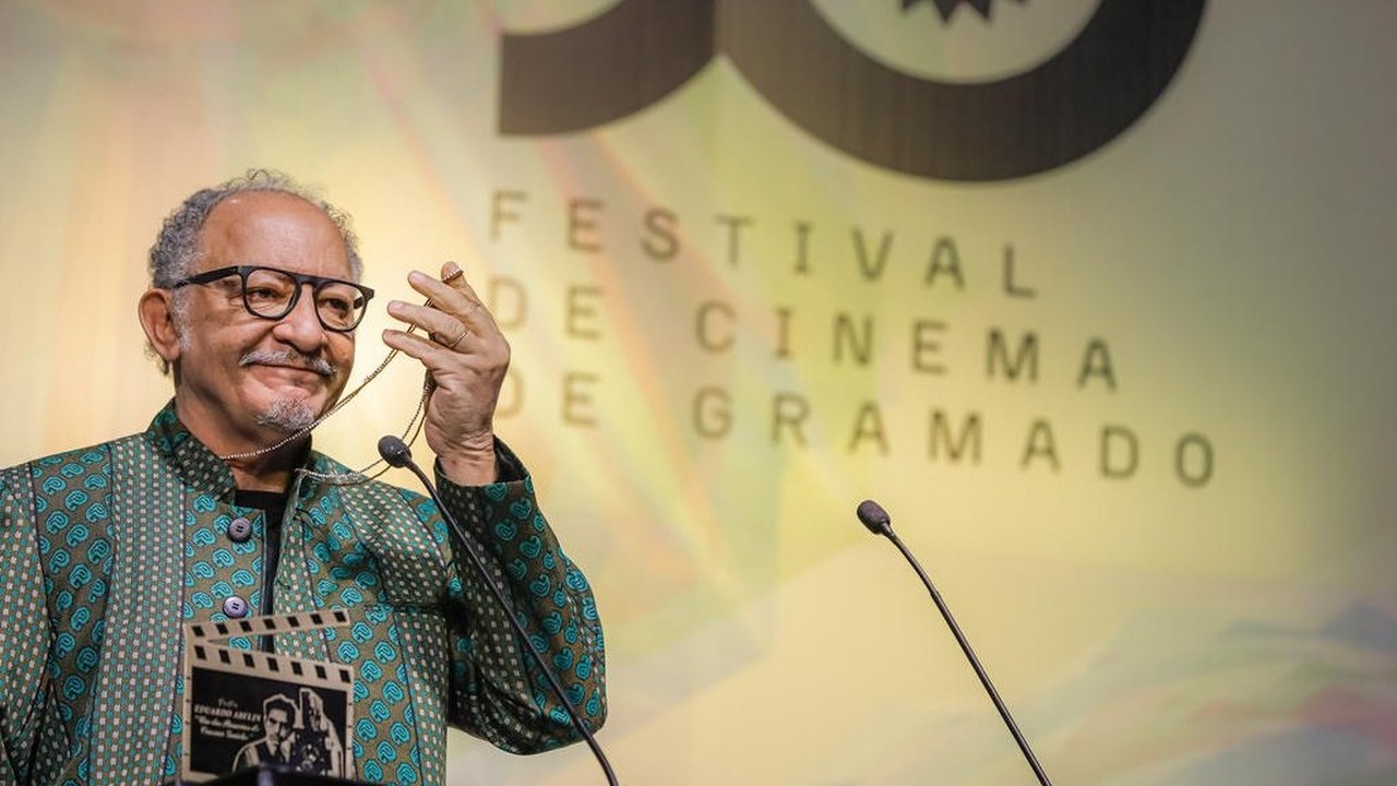Gramado homenageia o pioneirismo do cineasta Joel Zito Araújo