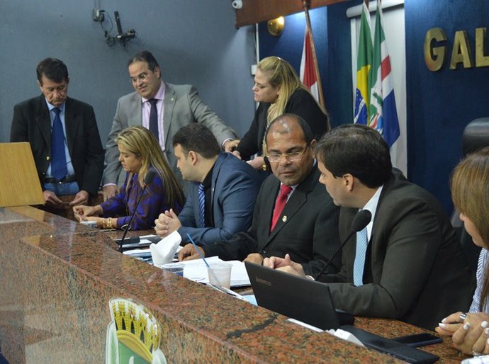Câmara derruba vetos do Executivo e libera bebida alcoólica nos estádios