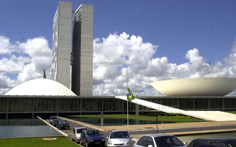 Congresso retoma trabalhos com pautas sobre os direitos da mulher