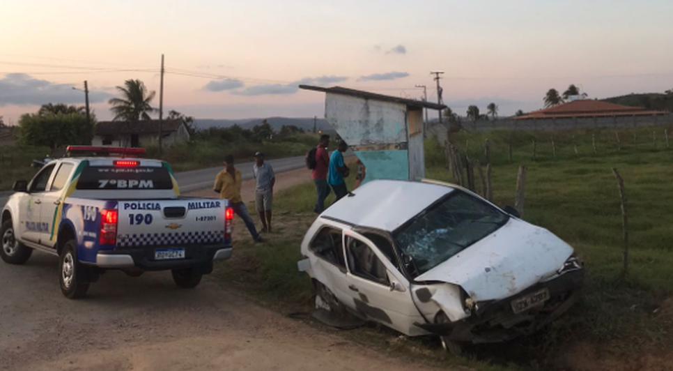 Motorista sem habilitação morre após carro capotar em Sergipe / Foto: Foto: BPRv/SE