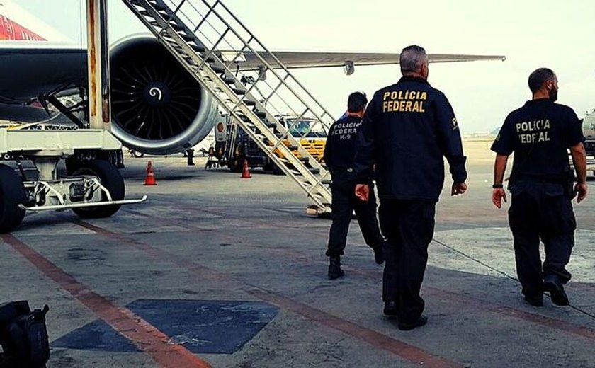 PF retira de voo a Paris e prende mulher com dez quilos de cocaína na bagagem