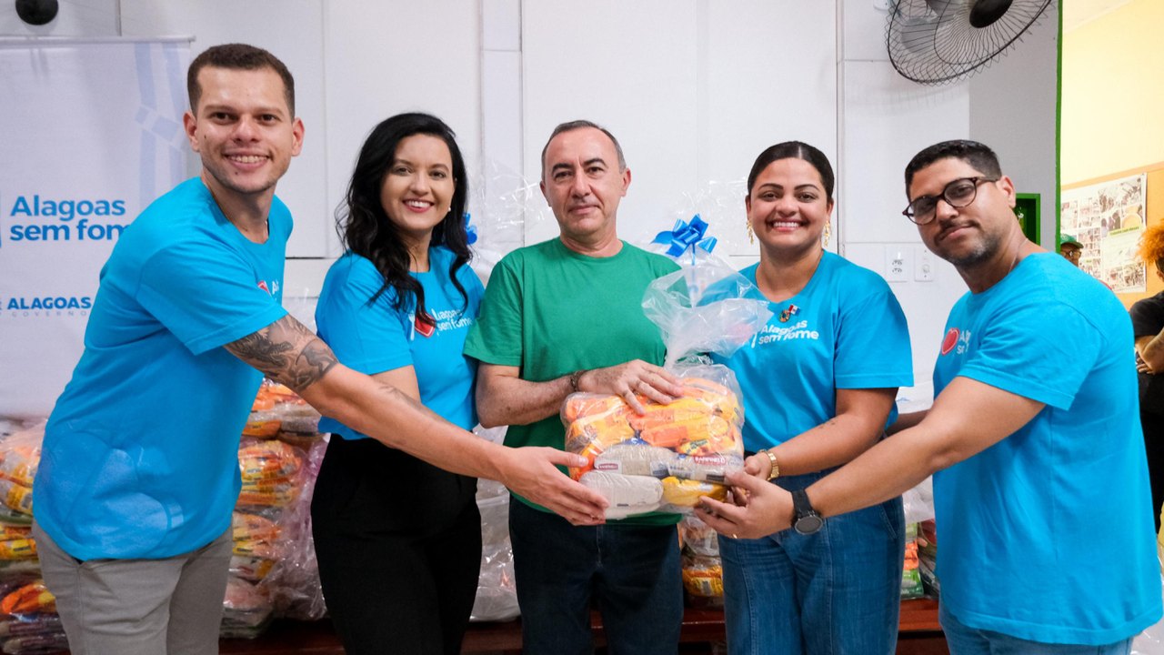 Alagoas Sem Fome doa uma tonelada de alimentos ao Instituto Espírita Manoel Batista