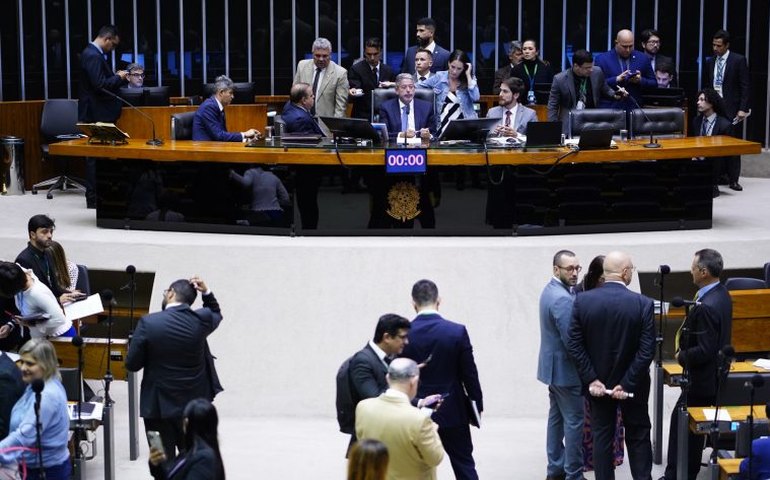 Comissão discute MP que prorroga prazo de Lei de Licitações até o final de 2023