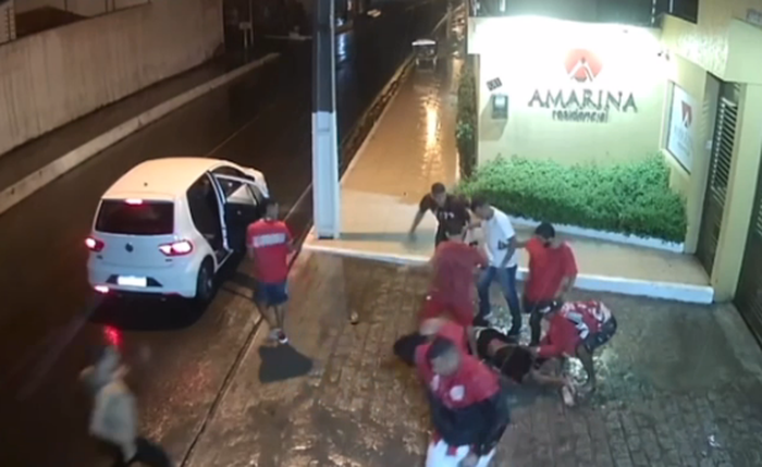 Imagens mostram agressores durante espancamento de torcedor do ASA
