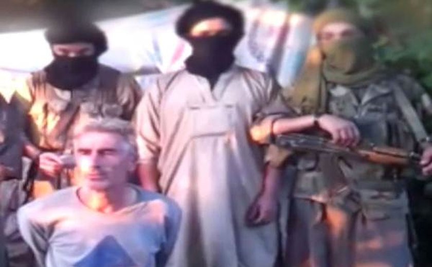 Depois de ultimato, jihadistas exibem vídeo de decapitação de francês