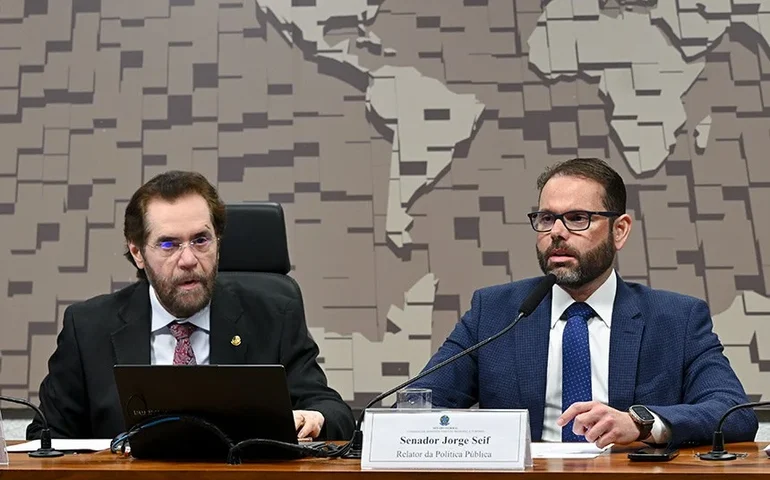 Saneamento básico avança em ritmo lento no país, avalia relator na CDR