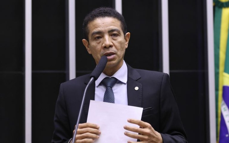 Projeto triplica pena para estelionato praticado contra pessoa vulnerável