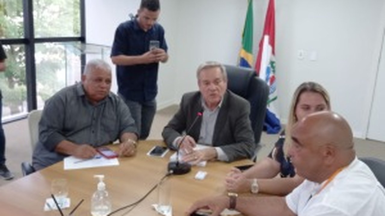 Dirigentes de 29 clubes alagoanos pedem apoio financeiro ao governador em exercício