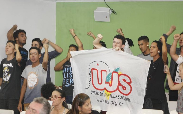 Ordem judicial é cumprida e estudantes desocupam Câmara de Arapiraca