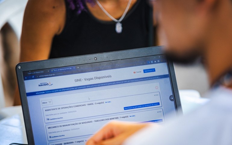 Emprega Maceió reacende esperança de quem procura por uma vaga