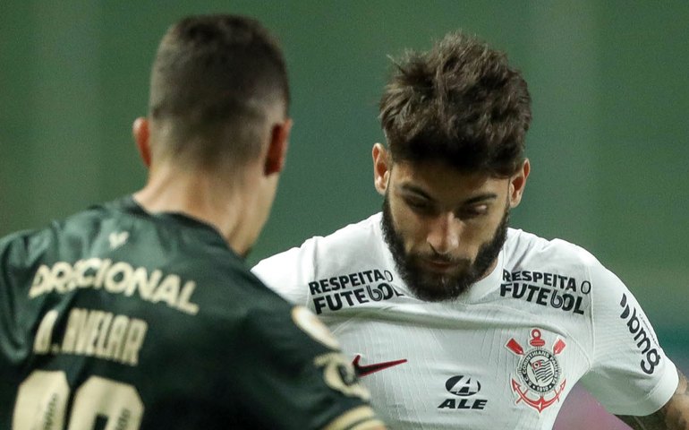 Corinthians é pouco produtivo, desperdiça pênalti e é superado pelo América-MG