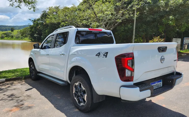 Nissan Frontier 2026 encara os desafios das picapes médias no mercado brasileiro