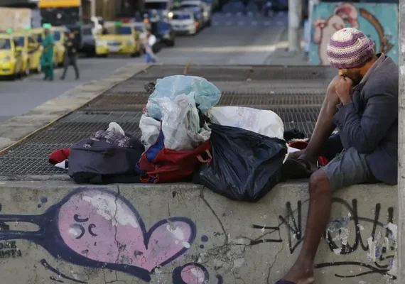 Juíza proíbe abordagem noturna de população de rua do Rio de Janeiro